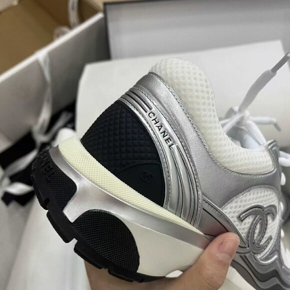 Chanel casual sneakers for women - Picture 4 of 5